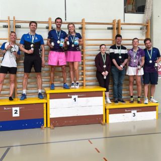 Cuvée de 8 médailles veveysannes lors des championnats vaudois 2024 ce weekend à la Vallée de Joux. De belles performances qui viennent clôturer cette fin de saison 🏸

DOUBLE MIXTE
🥇 @margaux_bello & @seb.favre91
🥉 @celine_udriot & @gui_bth 

DOUBLE HOMMES
🥇 @seb.favre91 & @vincemauroux 
🥉 @mauricealexandermuller 

SIMPLE DAME
🥇 @adele_0015