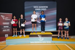 L'édition 2026 du Tournoi SBJS de Vevey s'est tenu le weekend du 18 et 19 avril avec près de 180 participant.e.s. Voici les photos des podiums 🥇🥈🥉 Retrouvez tous les résultats sur le site de @swissbadminton Bravo pour votre fairplay et la bonne humeur amenée tout au long du tournoi 🏸